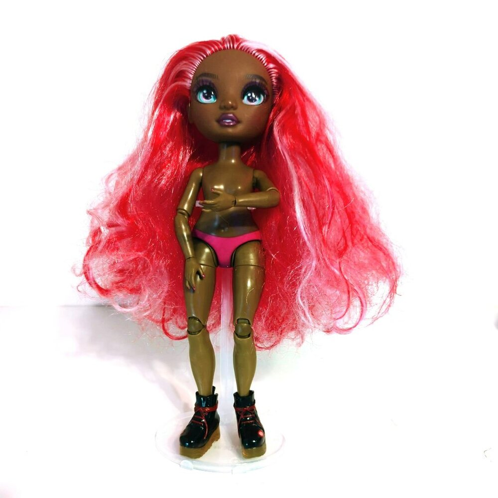 Rainbow High Daria Roselyn Deluxe Doll Series 3 MGA 2021
